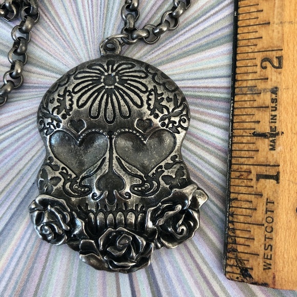 Sugar Skull Necklace Dia de Los Muertos in edgy Gun Metal Finish - Picture 5 of 5